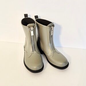 Frye Storm Zip Gray Rain Boot - 7